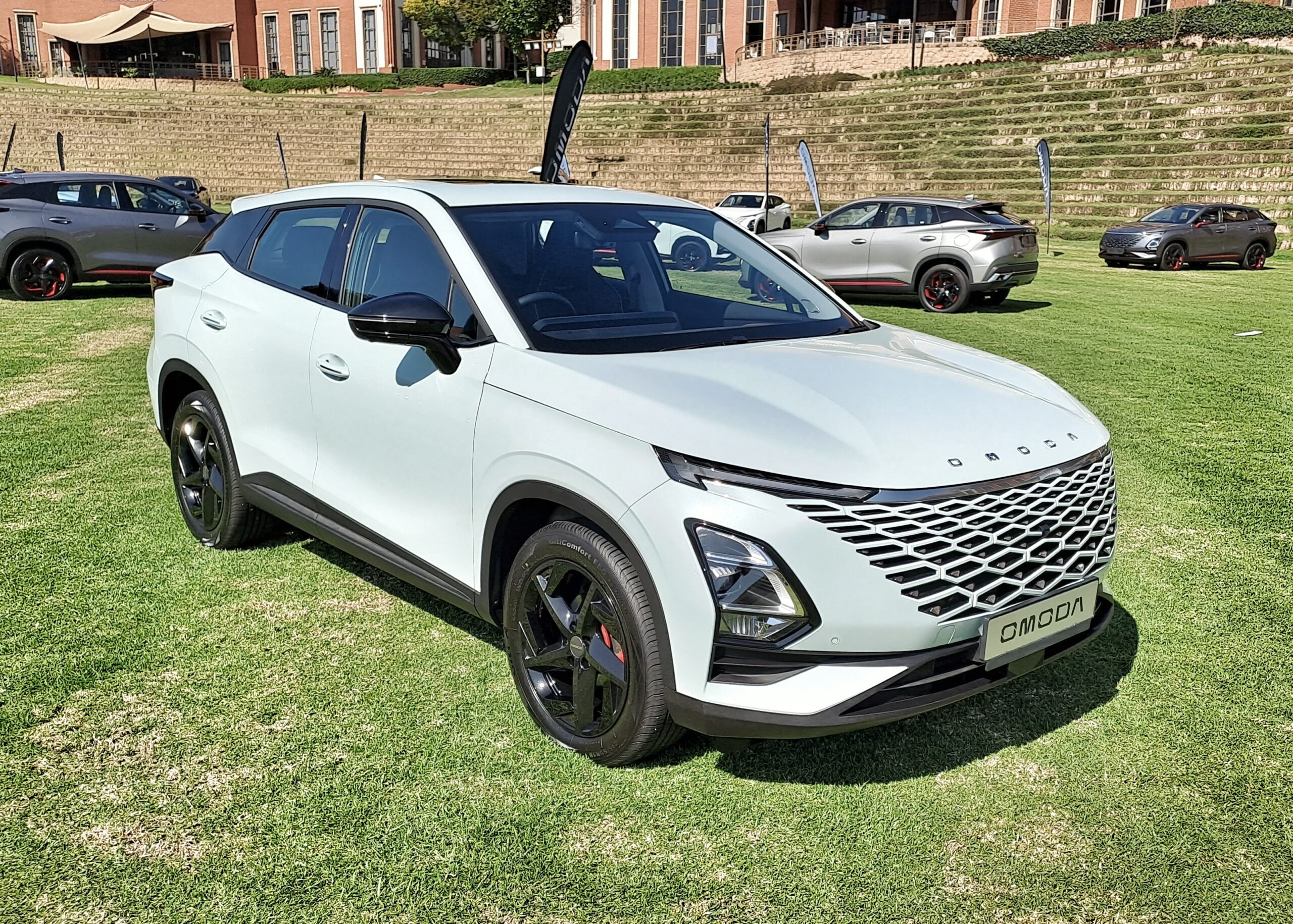 Omoda C5: A bold and modern SUV pushing the boundaries of design.