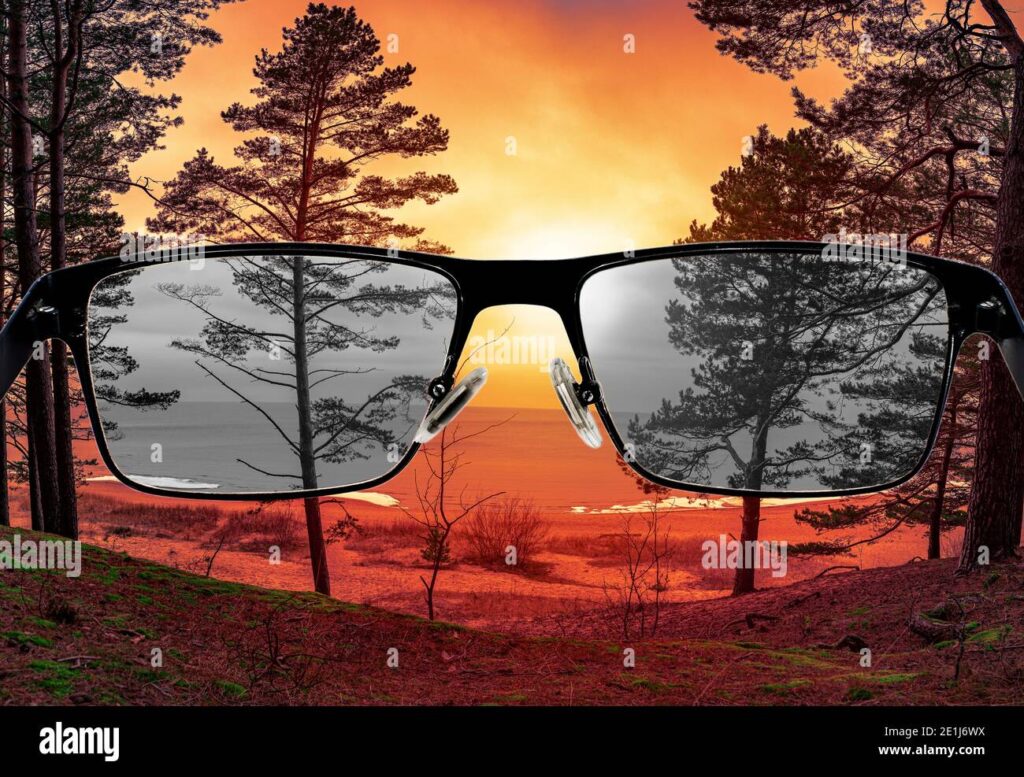 looking through glasses to a beautiful sunset Sunset looking through glasses hi-res stock photography and images looking through glasses to a beautiful sunset Sunset looking through glasses hi-res stock photography and images